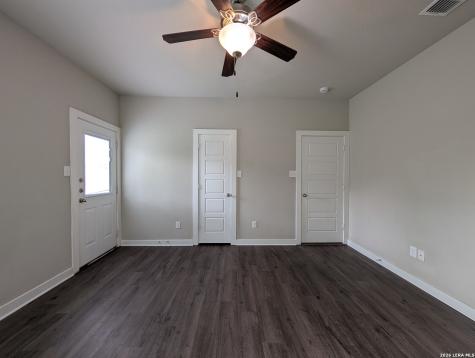 506 Creekside Forest New Braunfels TX 78130
