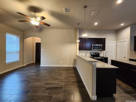 506 Creekside Forest New Braunfels TX 78130