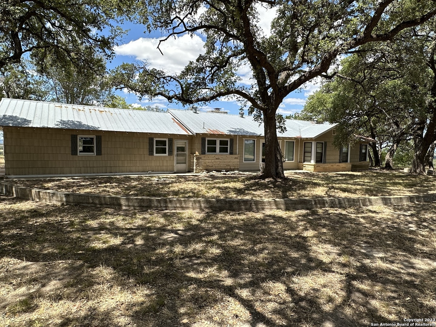 1712 B Fm 470 Bandera TX 78003