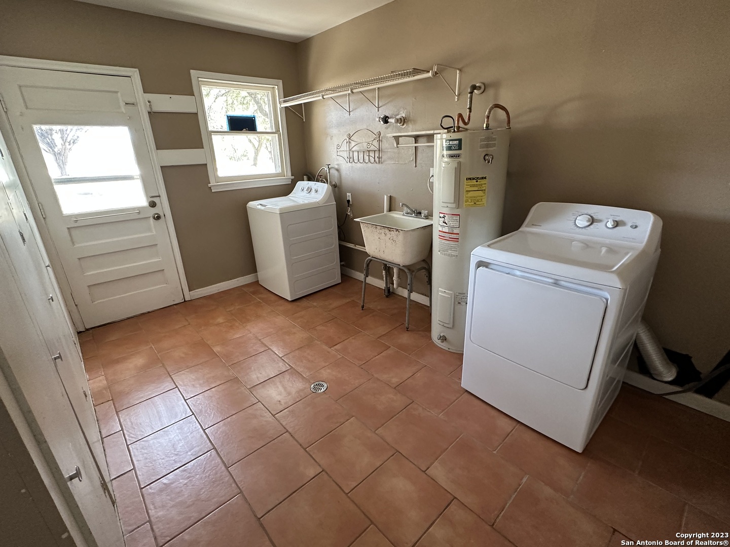1712 B Fm 470 Bandera TX 78003