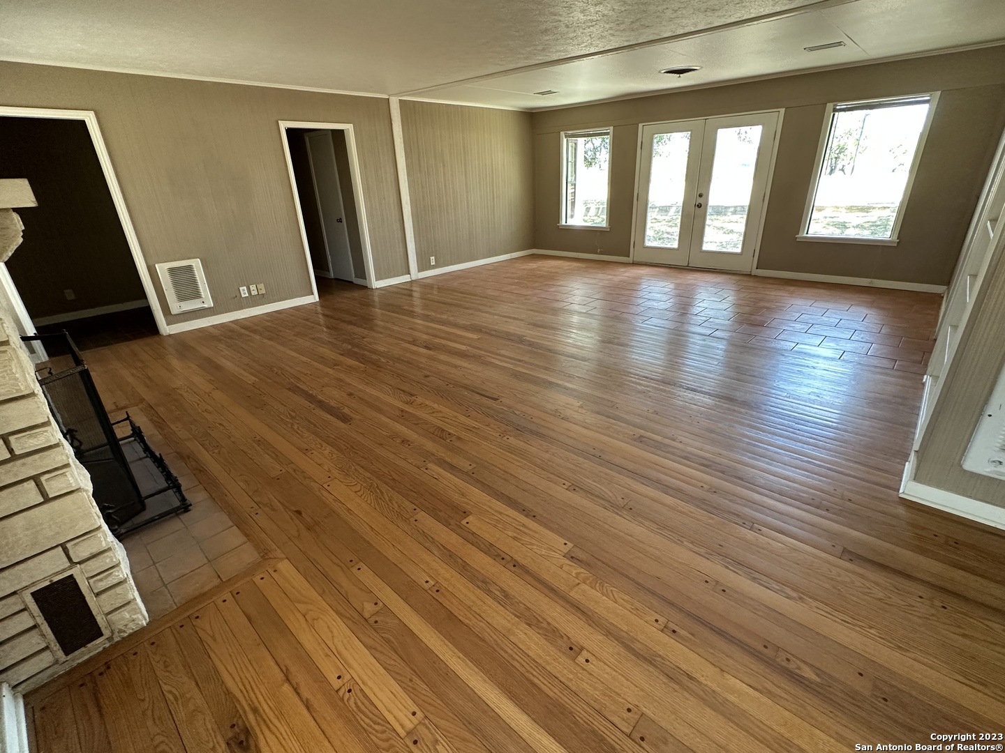 1712 B Fm 470 Bandera TX 78003