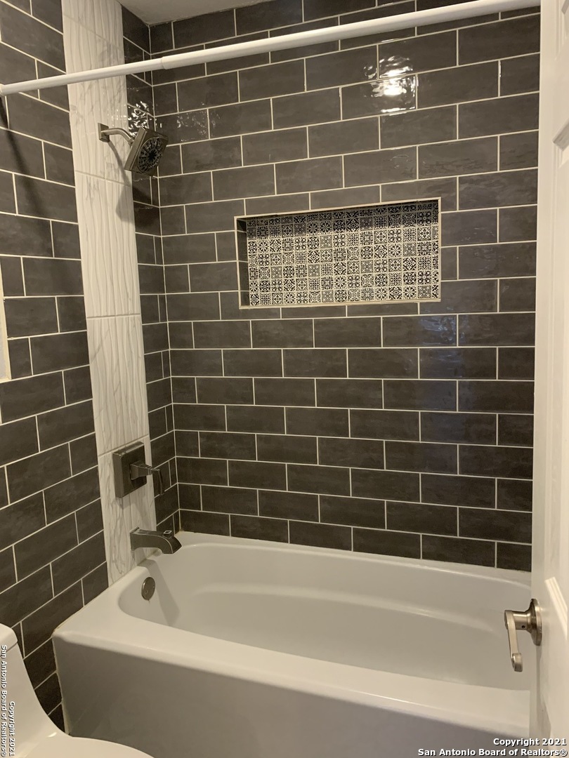 5731 Misty Glen San Antonio TX 78247