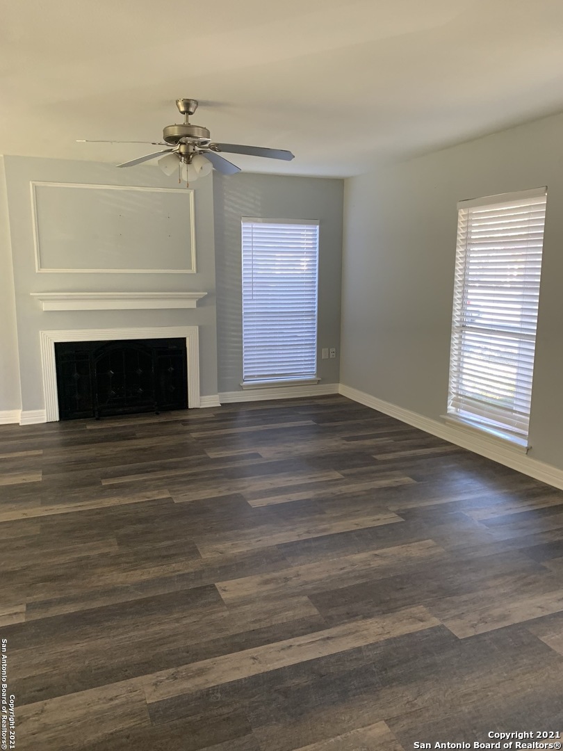 5731 Misty Glen San Antonio TX 78247