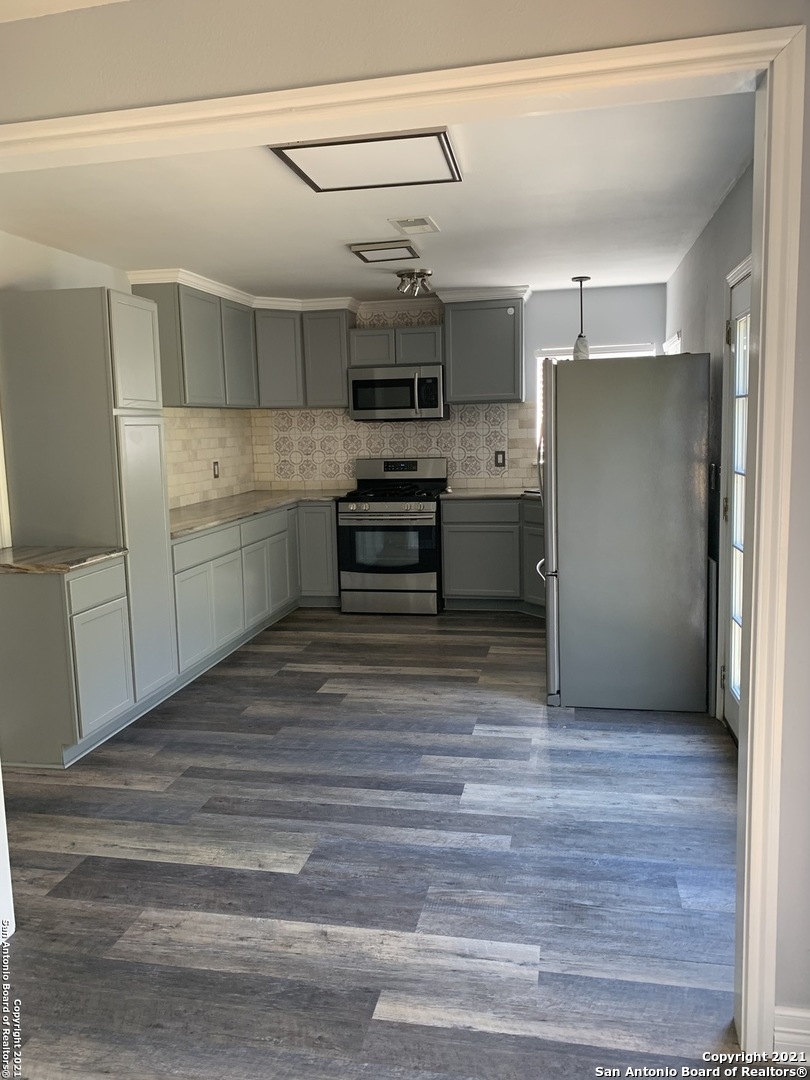 5731 Misty Glen San Antonio TX 78247