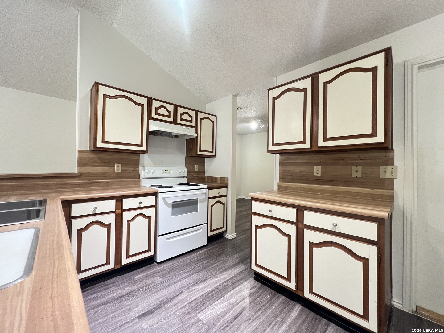 6530 Forest Village San Antonio TX 78250