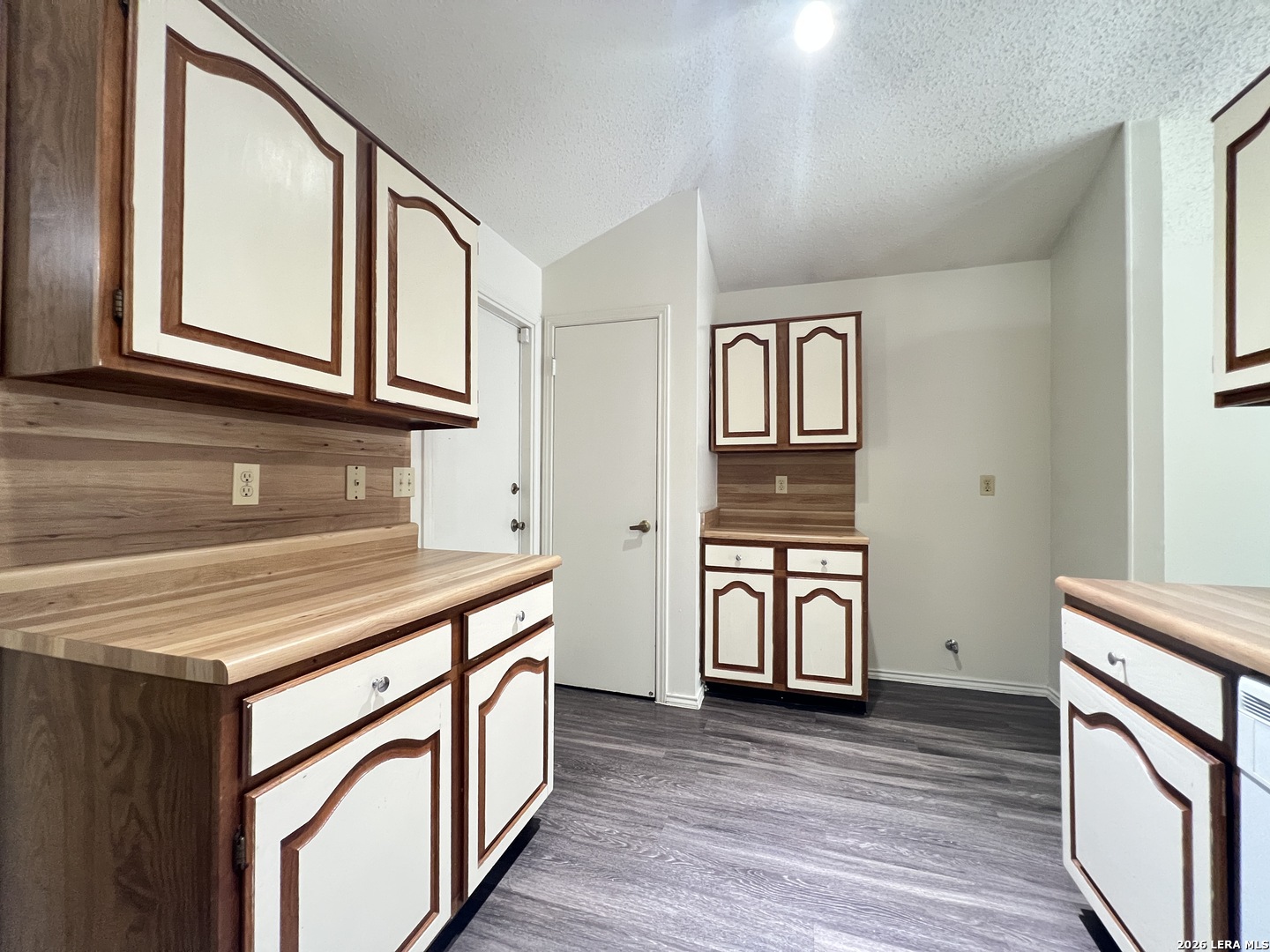 6530 Forest Village San Antonio TX 78250