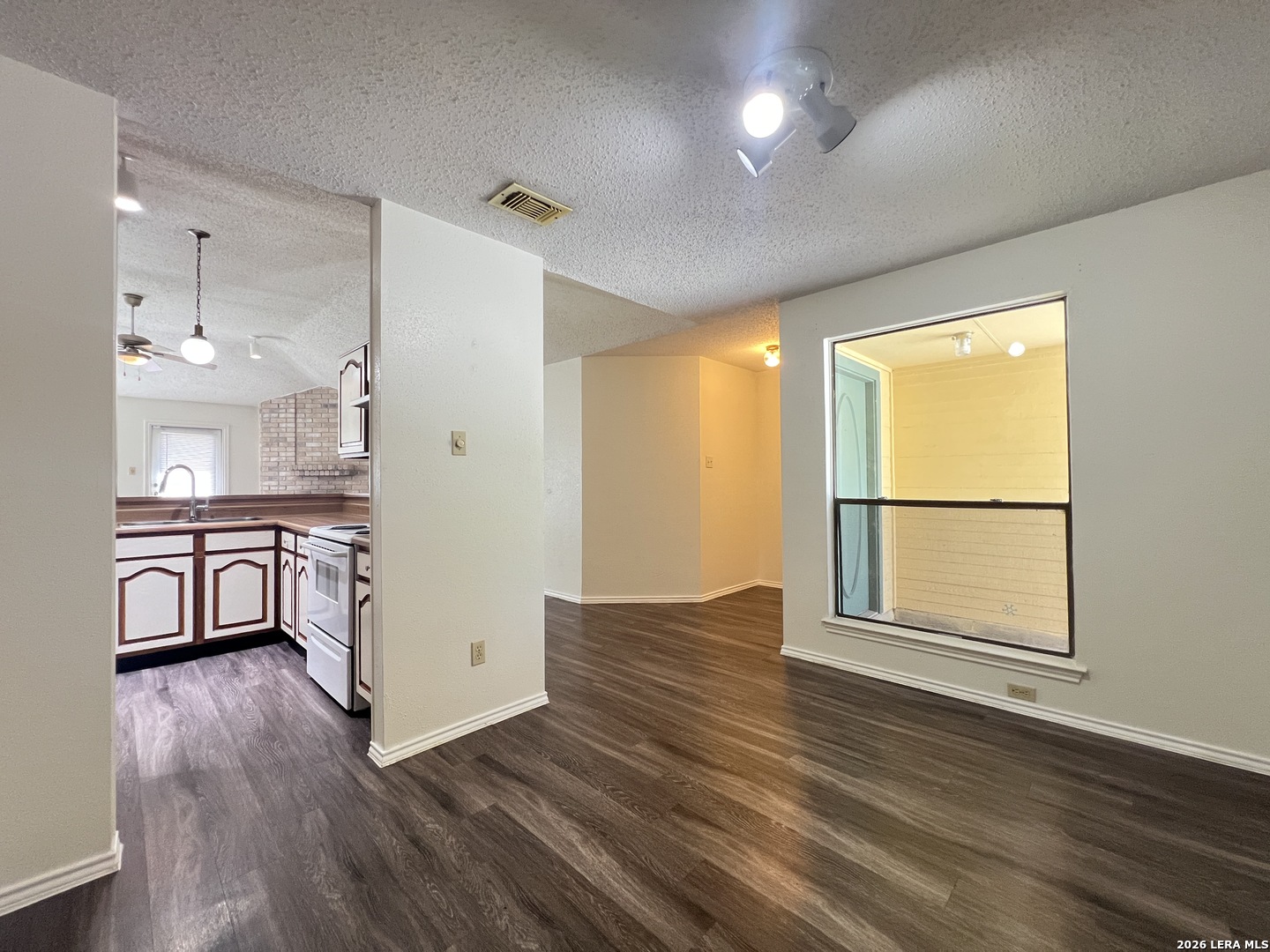 6530 Forest Village San Antonio TX 78250