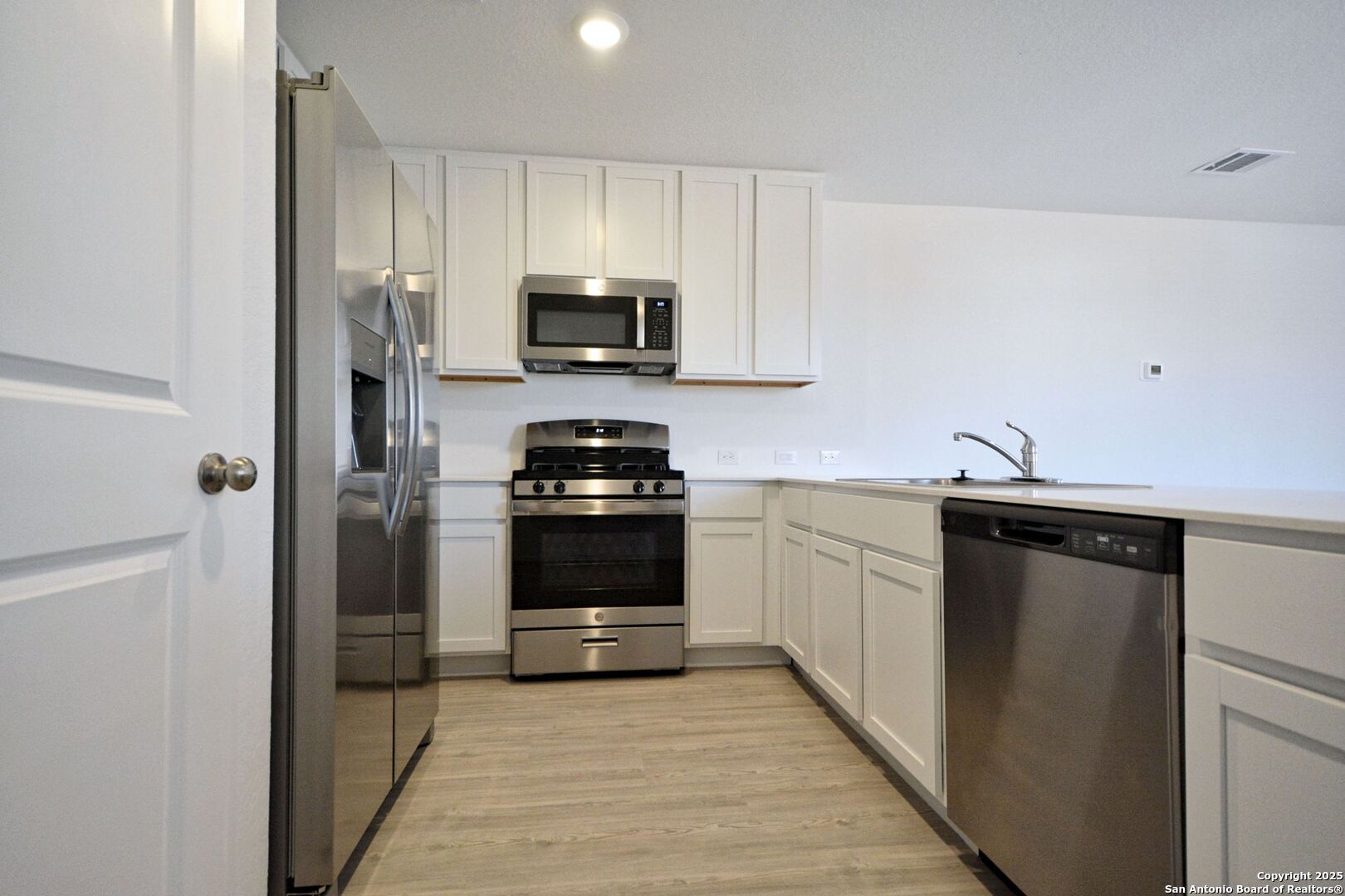 206 Charles Way Marion TX 78124