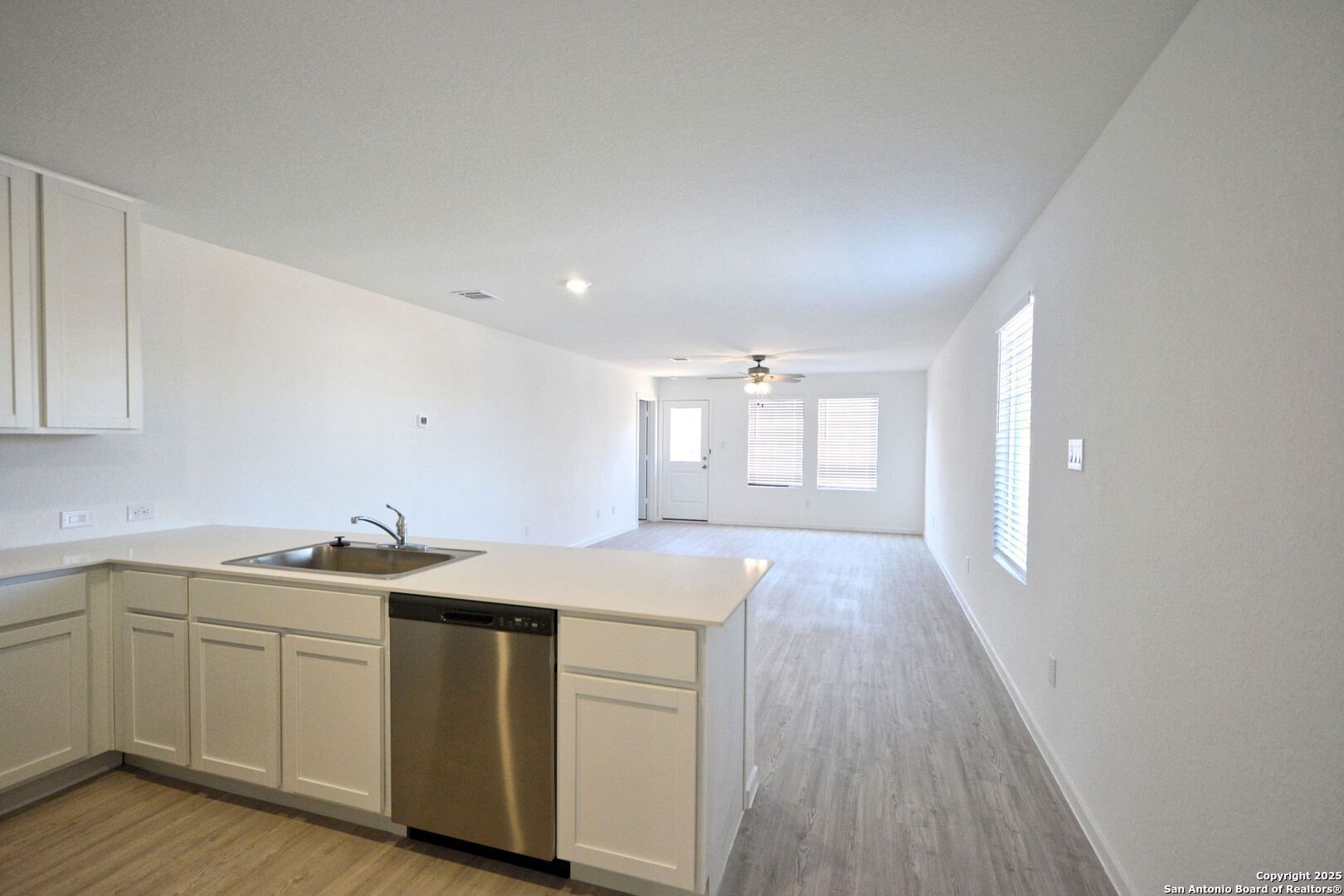 206 Charles Way Marion TX 78124