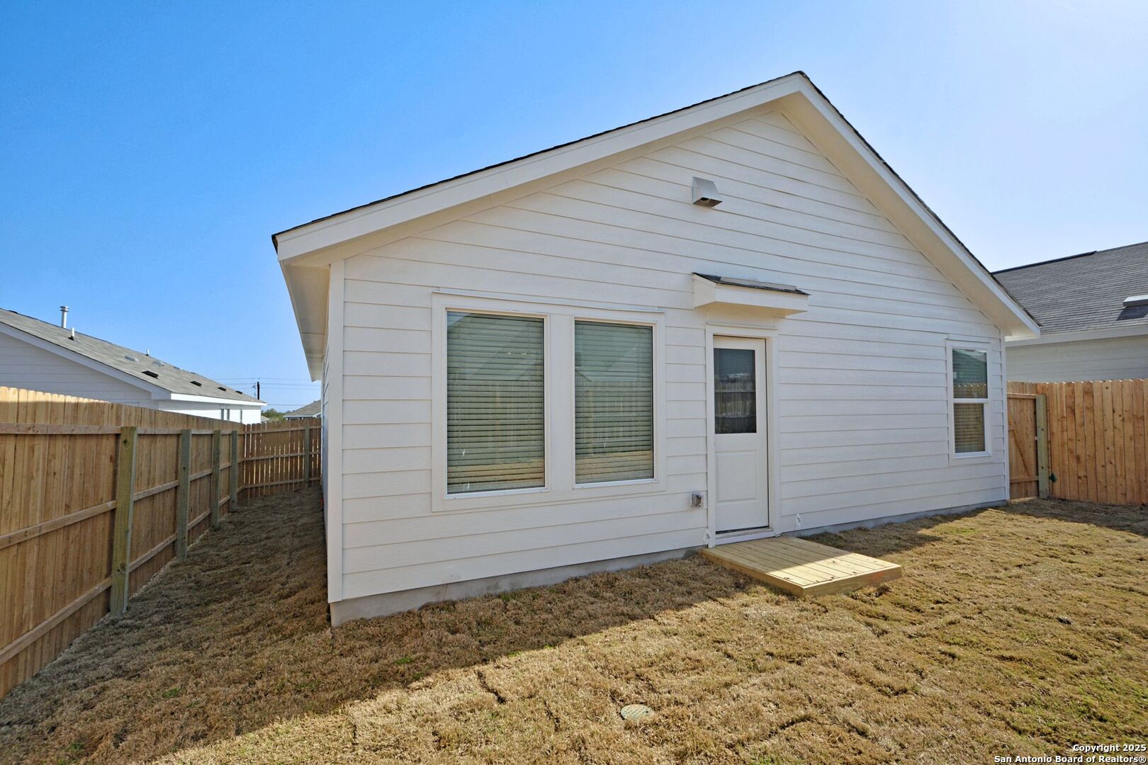 206 Charles Way Marion TX 78124