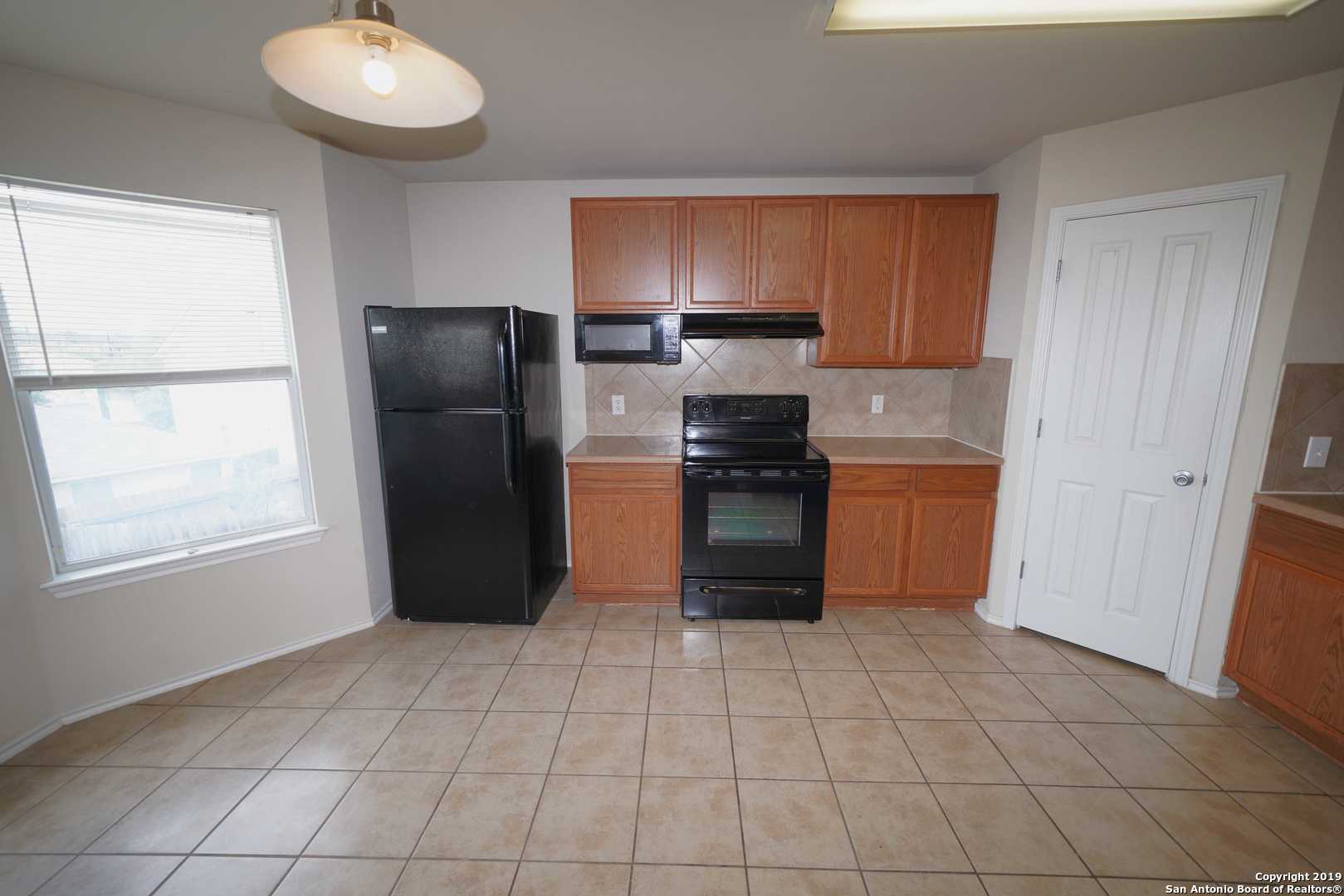 5011 Braden Gate San Antonio TX 78244