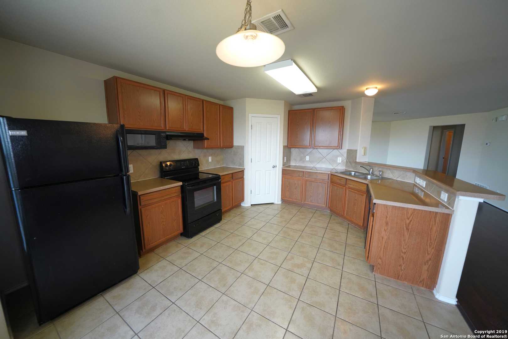 5011 Braden Gate San Antonio TX 78244