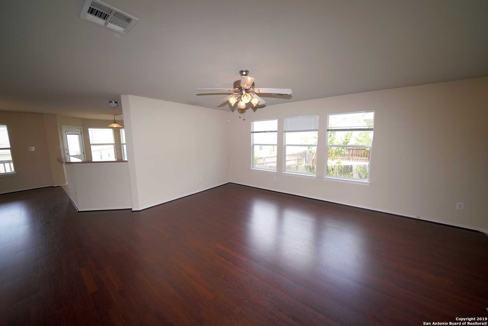 5011 Braden Gate San Antonio TX 78244