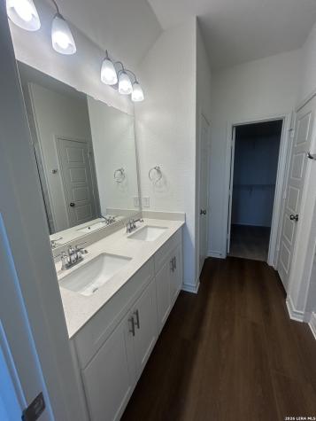 426 Nightingale Avenue Marion TX 78124