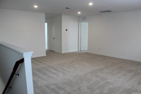 426 Nightingale Avenue Marion TX 78124