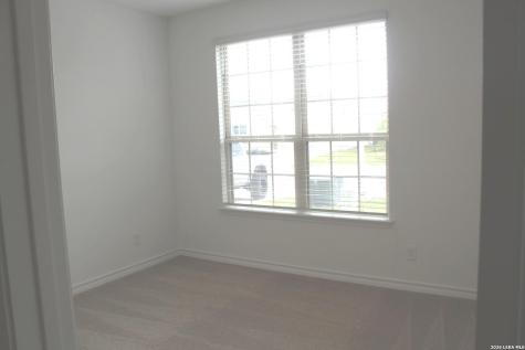 426 Nightingale Avenue Marion TX 78124