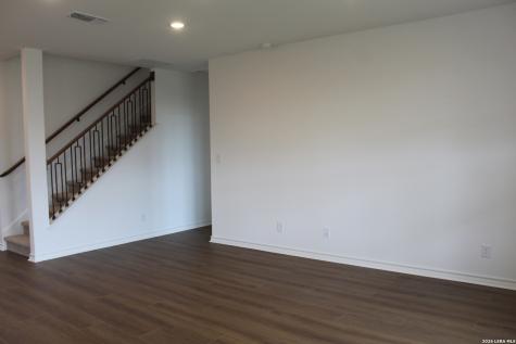 426 Nightingale Avenue Marion TX 78124