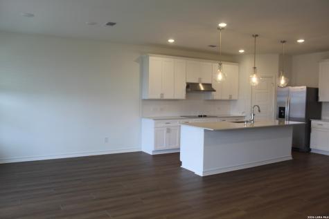 426 Nightingale Avenue Marion TX 78124