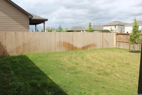 426 Nightingale Avenue Marion TX 78124