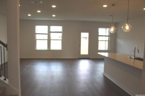 426 Nightingale Avenue Marion TX 78124