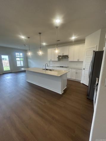 426 Nightingale Avenue Marion TX 78124