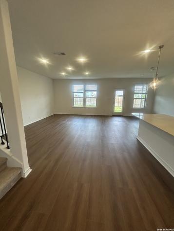 426 Nightingale Avenue Marion TX 78124