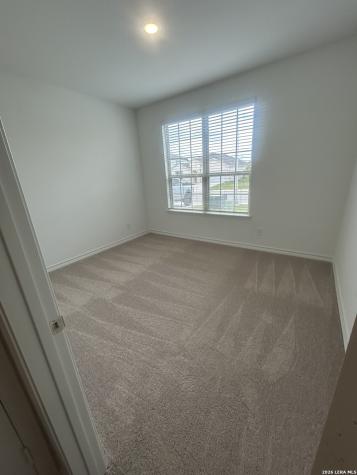 426 Nightingale Avenue Marion TX 78124