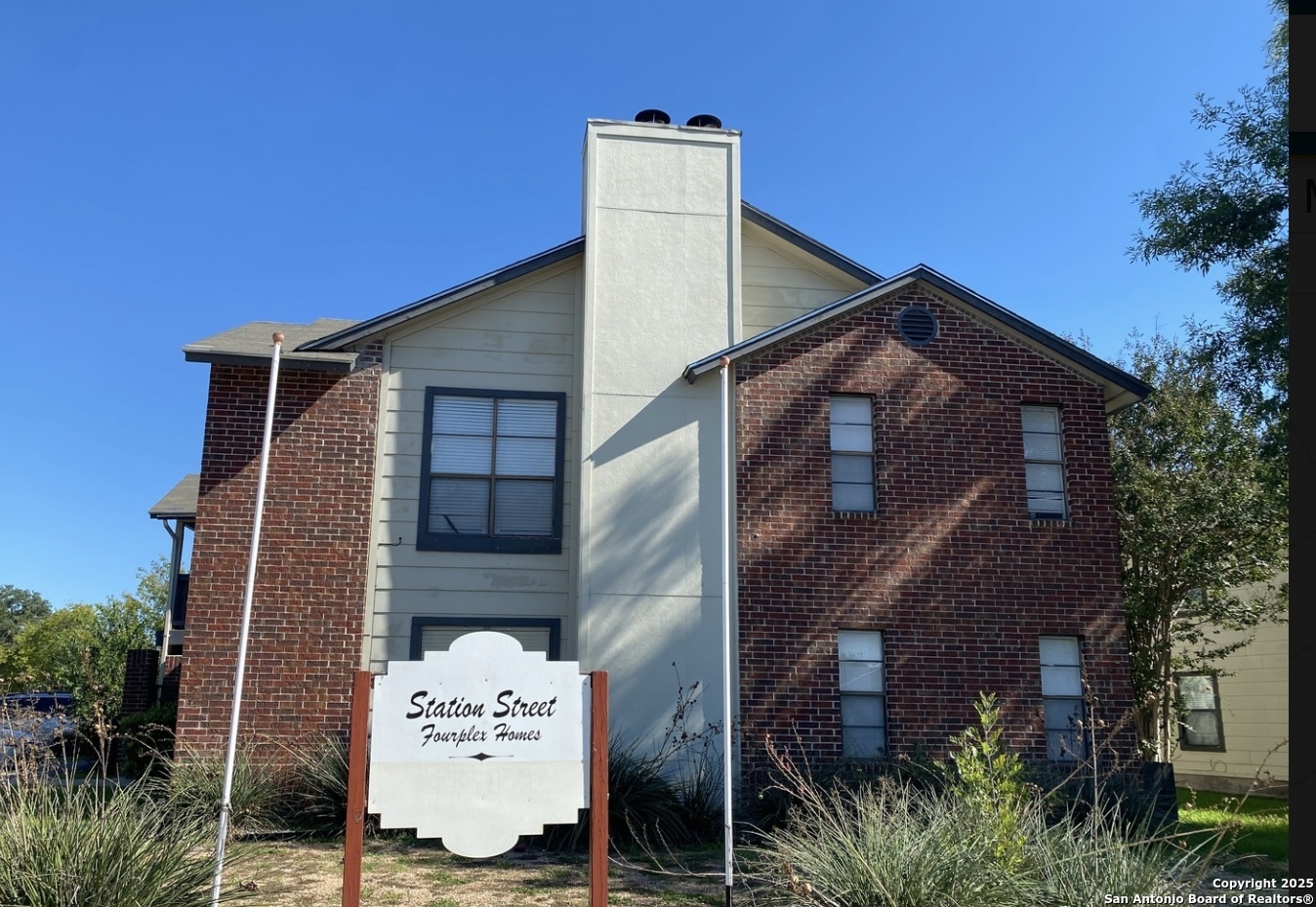 806 Station Converse TX 78109