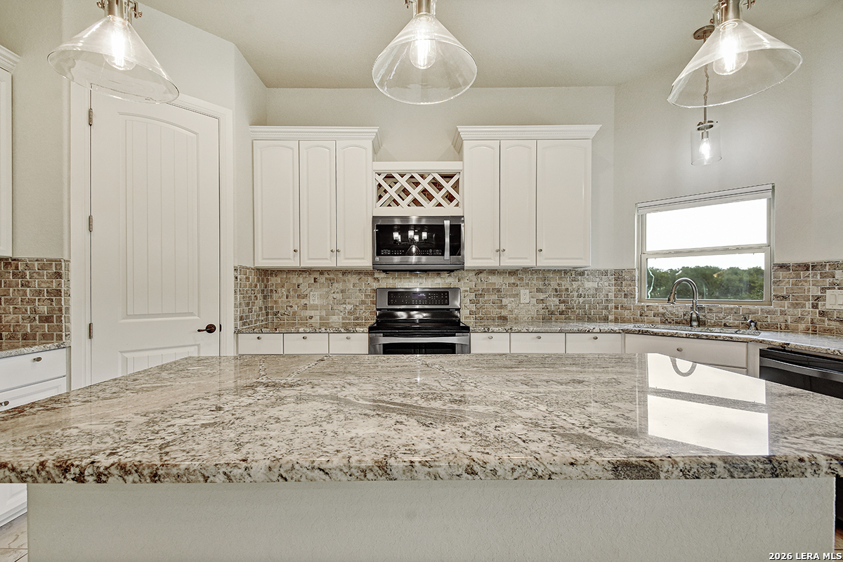 113 S Junius Peak Blanco TX 78606