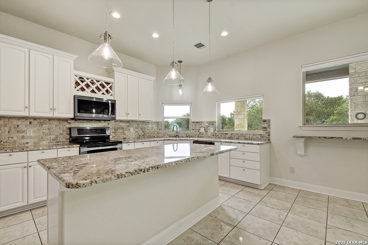 113 S Junius Peak Blanco TX 78606