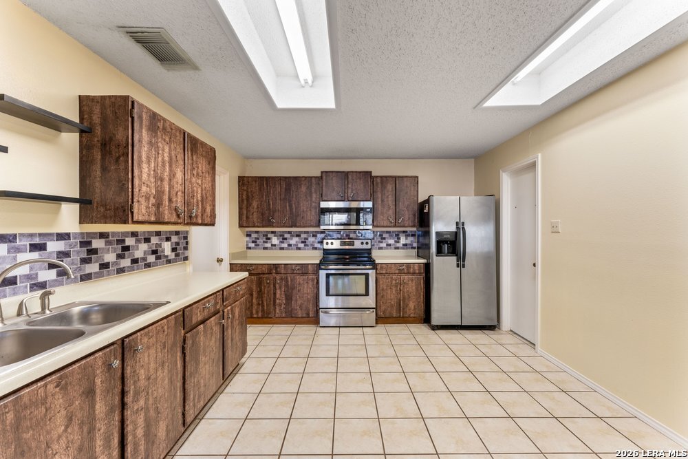 6863 Cypress Mist Converse TX 78109