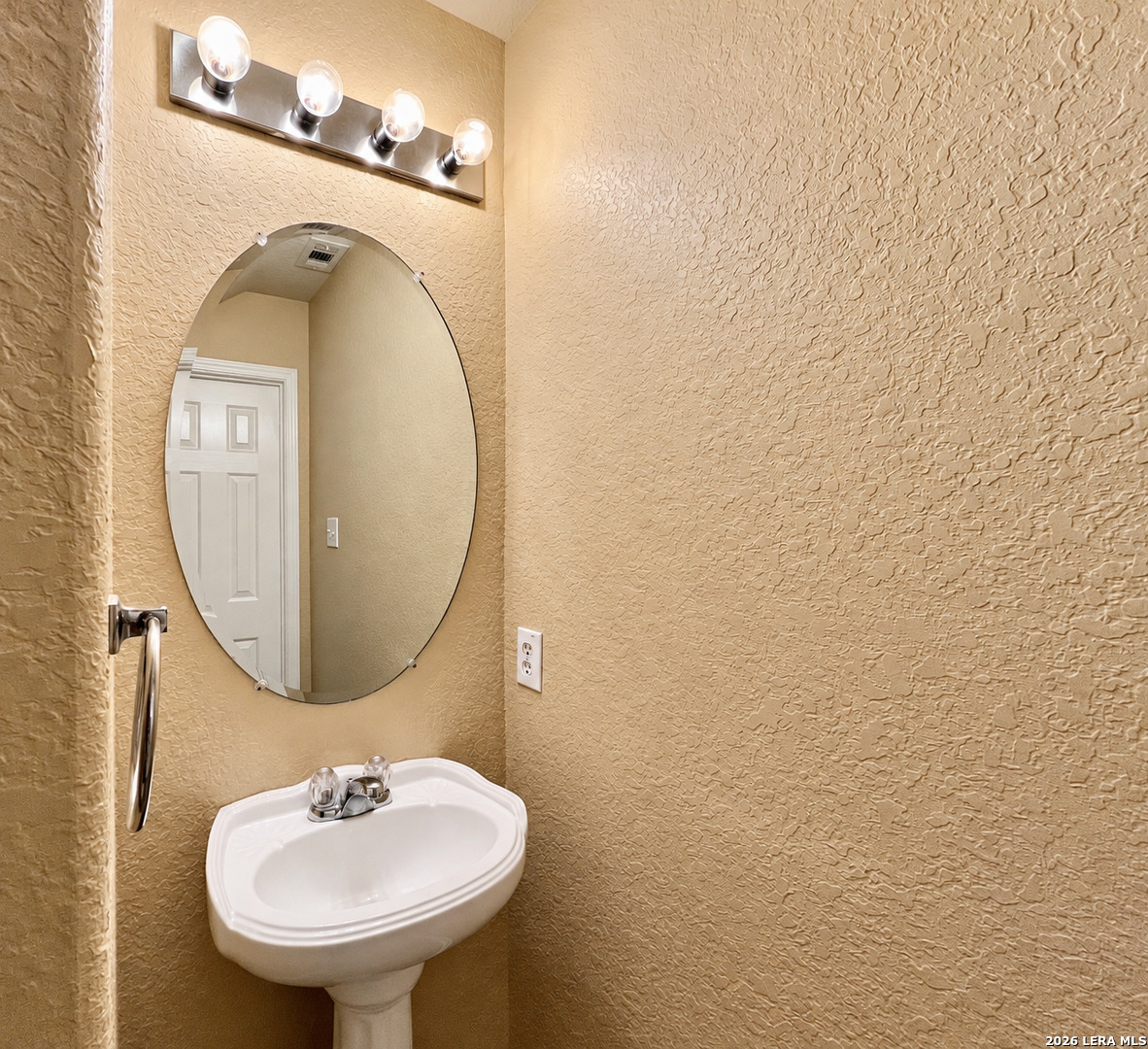 8815 Laguna Falls San Antonio TX 78251