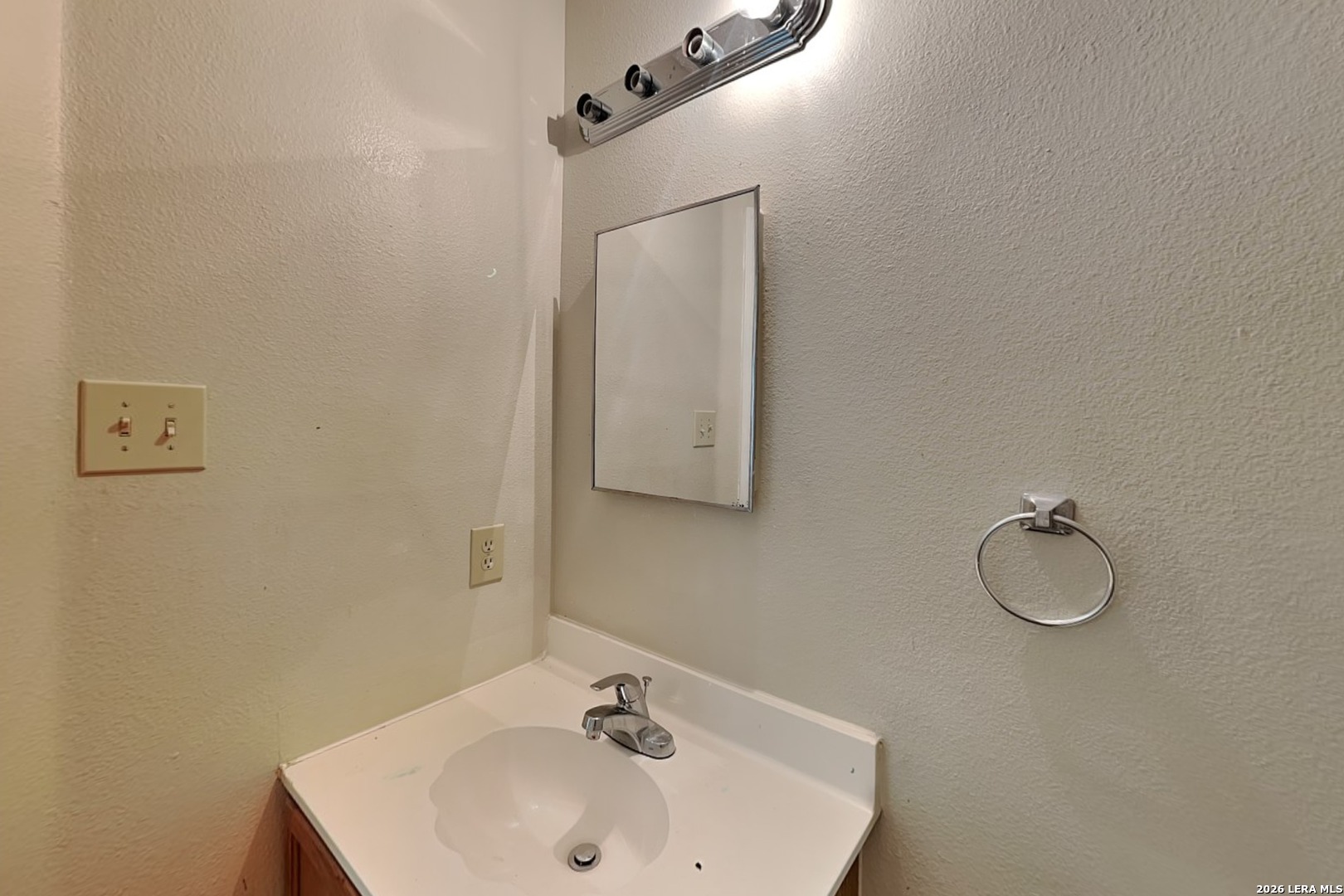 8055 Chestnut Cedar Drive Converse TX 78109