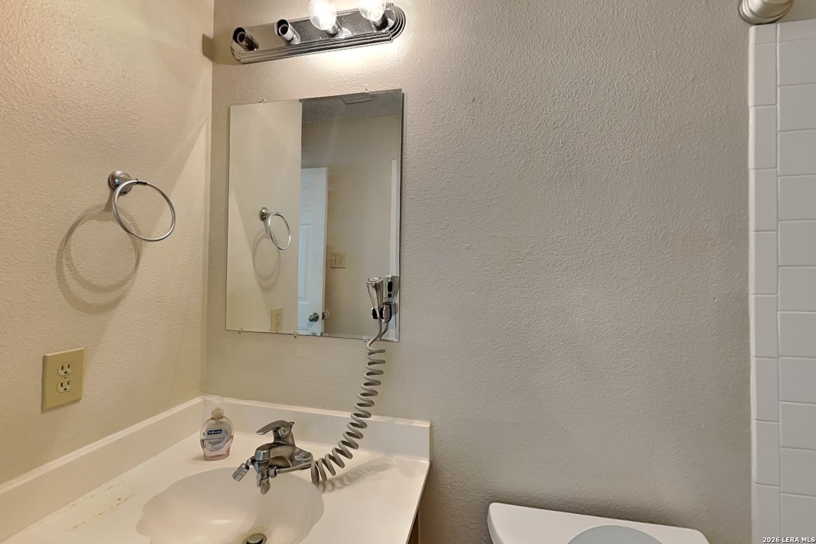 8055 Chestnut Cedar Drive Converse TX 78109