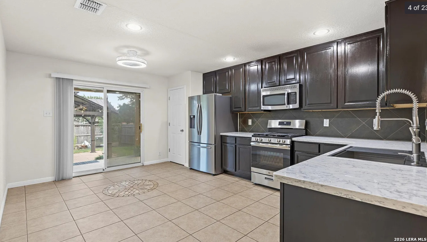 2730 Brighton Park Converse TX 78109