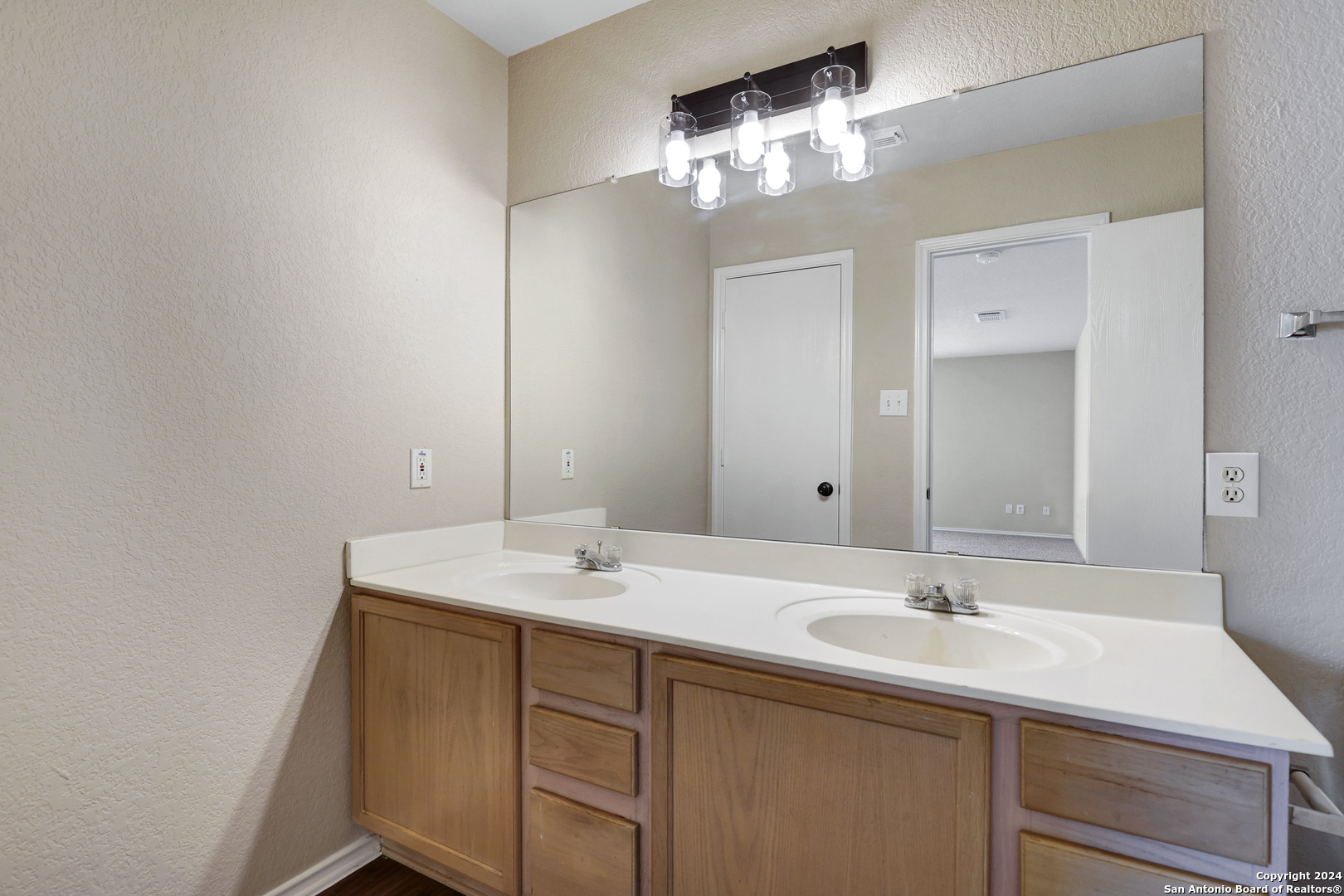 10331 Manor Creek San Antonio TX 78245