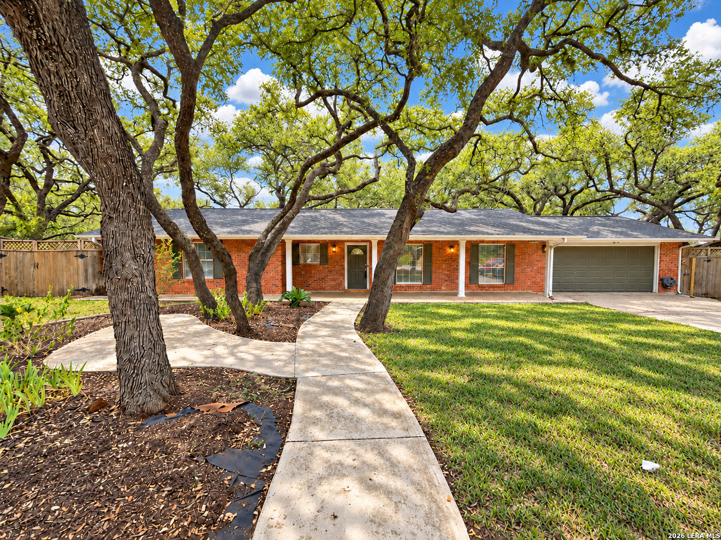 202 Donella Drive Hollywood Park TX 78232