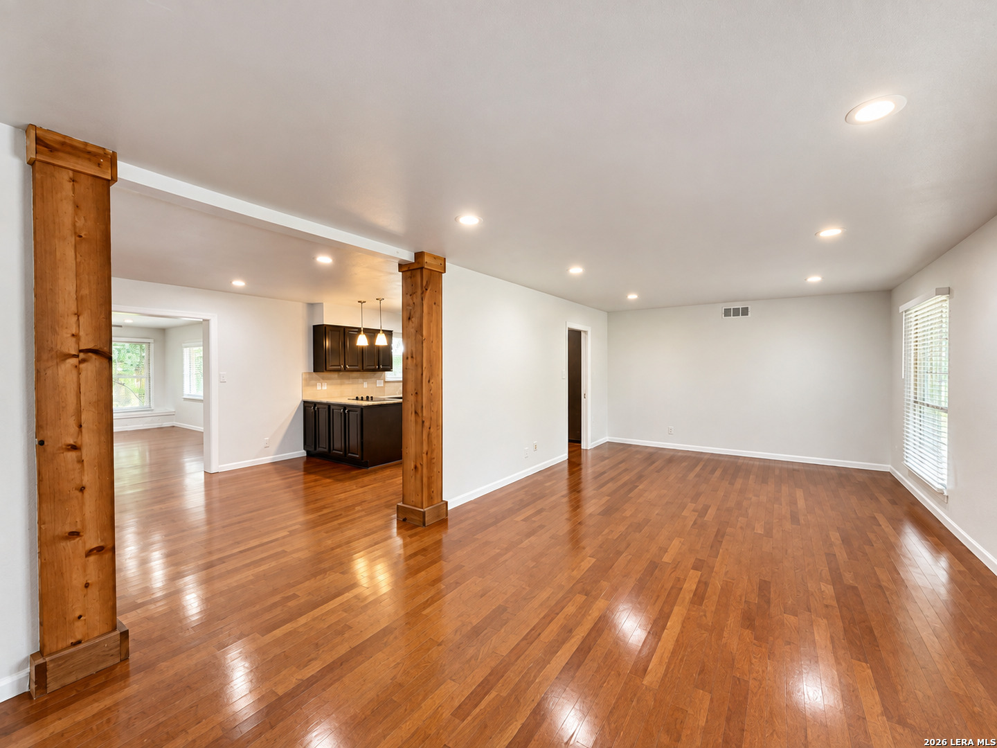 202 Donella Drive Hollywood Park TX 78232