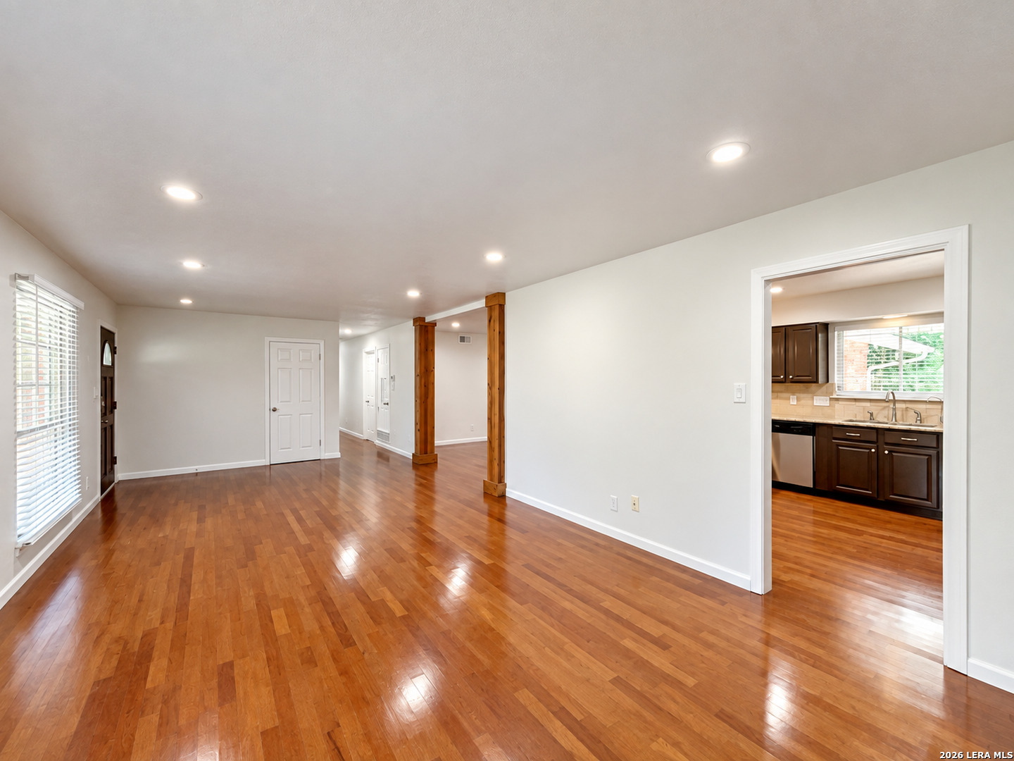 202 Donella Drive Hollywood Park TX 78232
