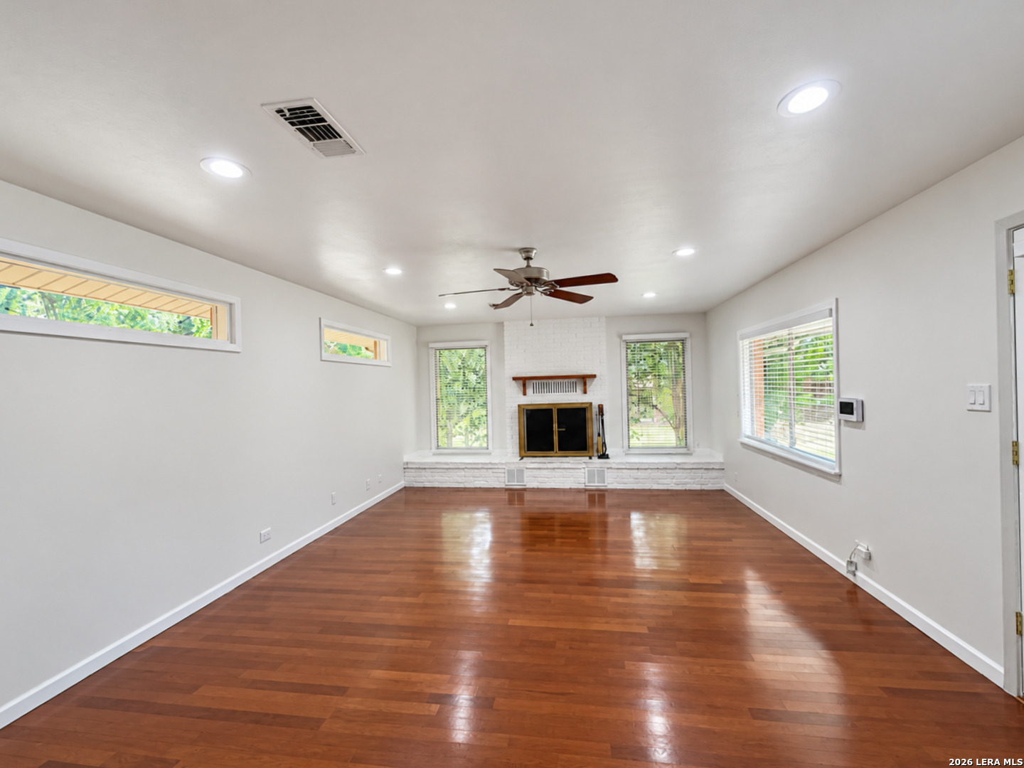 202 Donella Drive Hollywood Park TX 78232