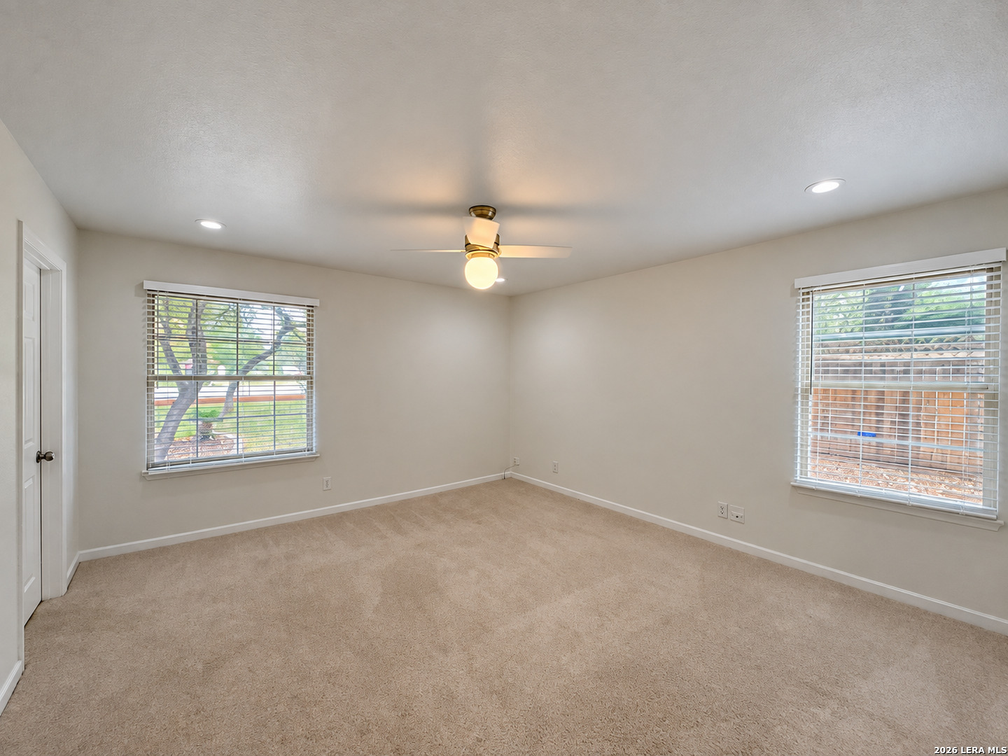202 Donella Drive Hollywood Park TX 78232