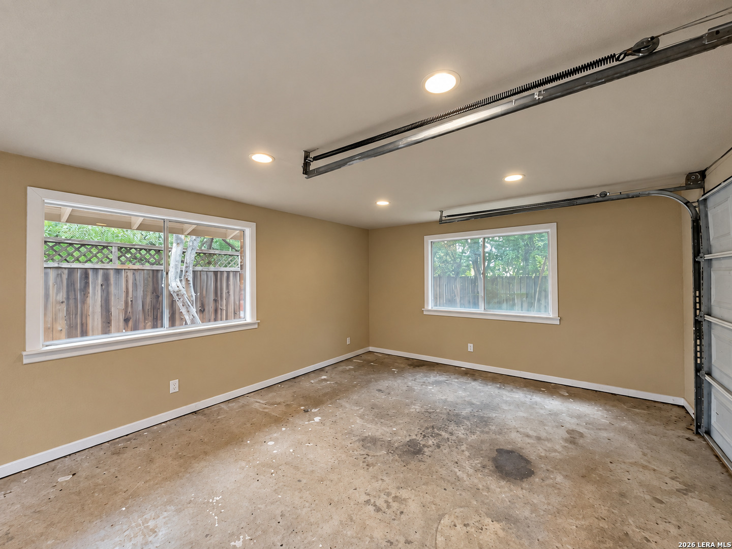 202 Donella Drive Hollywood Park TX 78232