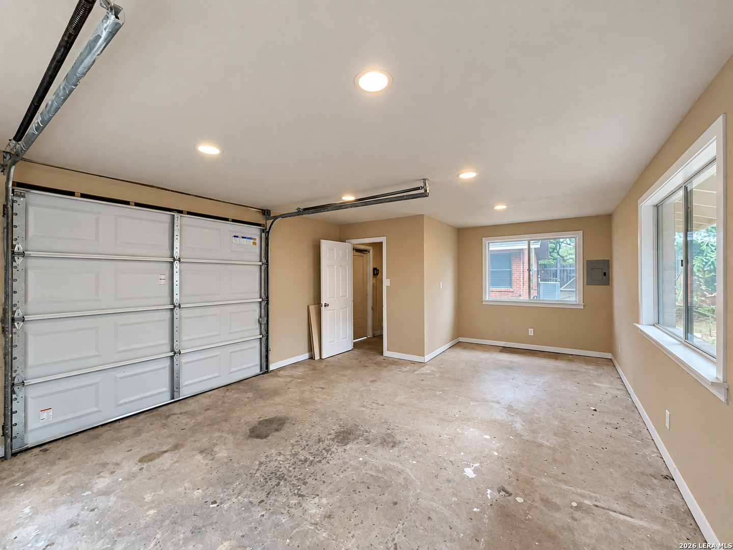 202 Donella Drive Hollywood Park TX 78232