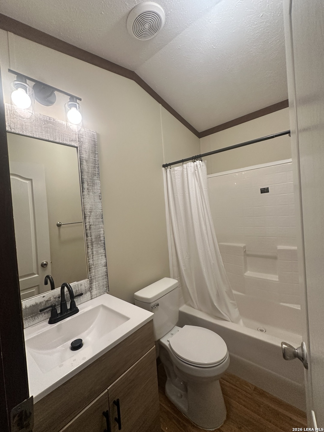 10161 Loop 106 Adkins TX 78101