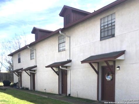 542 Dukeway Universal City TX 78148
