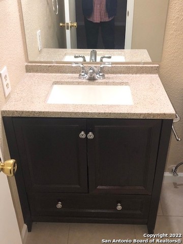 542 Dukeway Universal City TX 78148