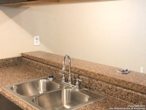 542 Dukeway Universal City TX 78148