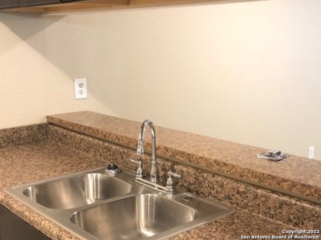 542 Dukeway Universal City TX 78148