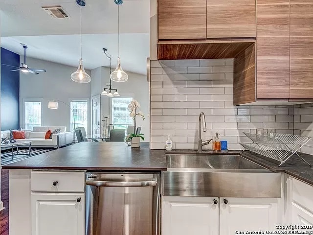 30 Chapel Hill San Antonio TX 78240