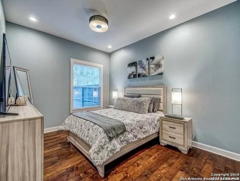 30 Chapel Hill San Antonio TX 78240